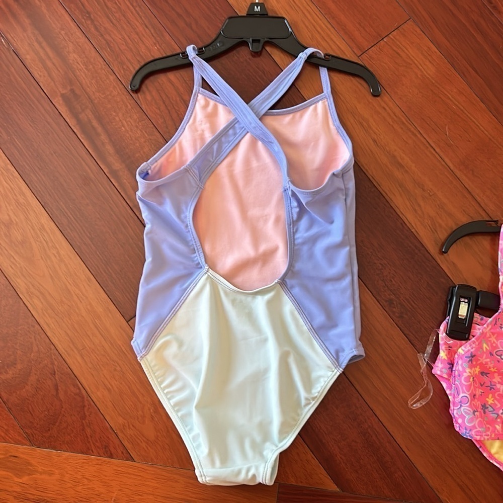 Girls set of swimsuits, pink set is a 7/8 and the one piece is a small. - Picture 6 of 11